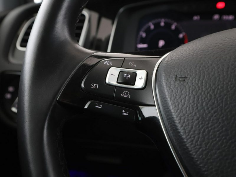 Volkswagen Golf Highline automat 150KM virtual navi PDC-kamera climatronic ACC LED VII (2012-)