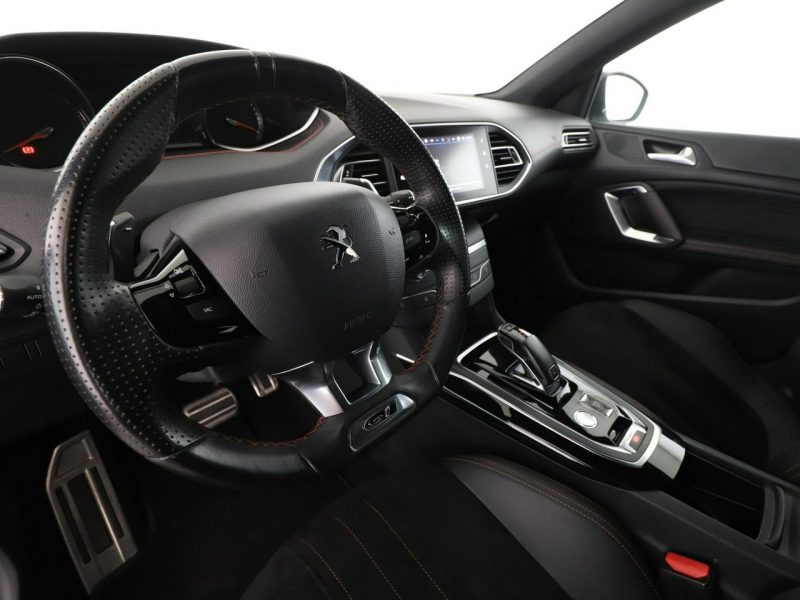 Peugeot 308 automat full LED skóra/alcantara klima auto kamera i czujniki park T9 (2014-2021)