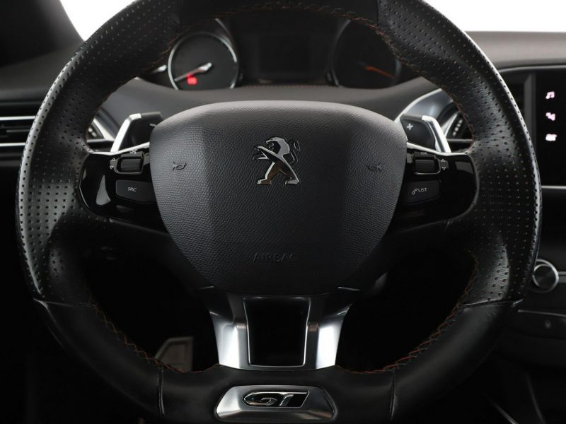 Peugeot 308 automat full LED skóra/alcantara klima auto kamera i czujniki park T9 (2014-2021)
