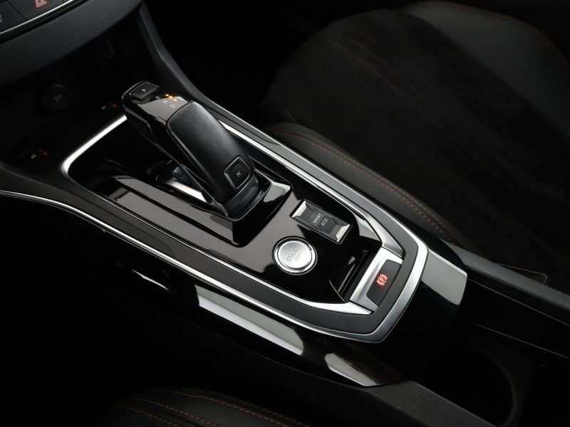 Peugeot 308 automat full LED skóra/alcantara klima auto kamera i czujniki park T9 (2014-2021)