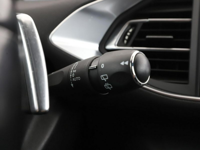 Peugeot 308 automat full LED skóra/alcantara klima auto kamera i czujniki park T9 (2014-2021)