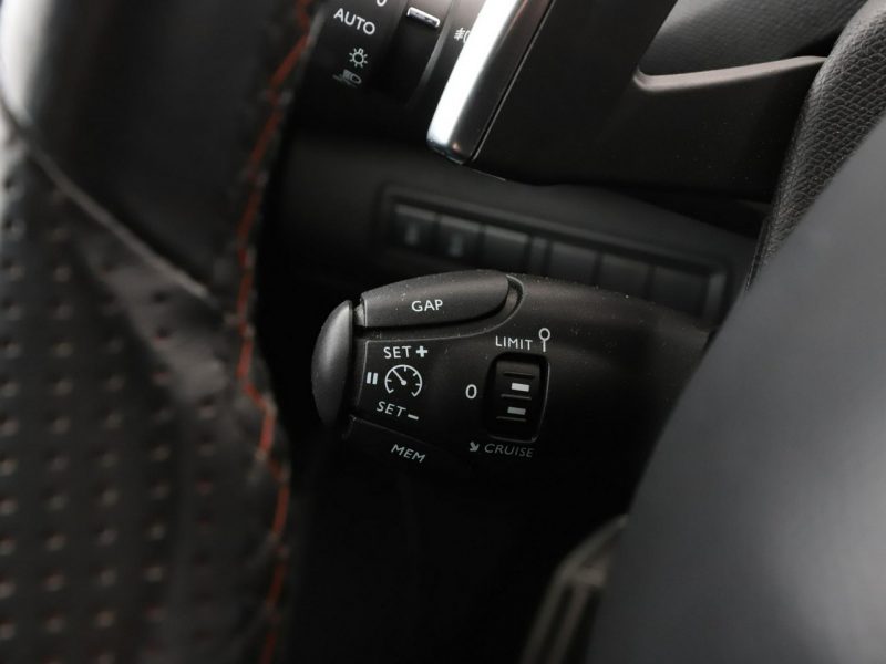 Peugeot 308 automat full LED skóra/alcantara klima auto kamera i czujniki park T9 (2014-2021)