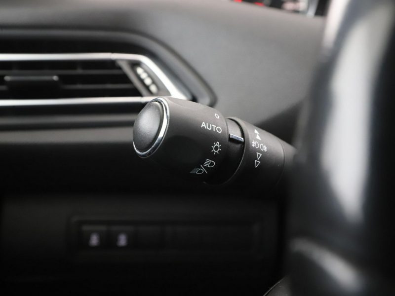 Peugeot 308 automat full LED skóra/alcantara klima auto kamera i czujniki park T9 (2014-2021)