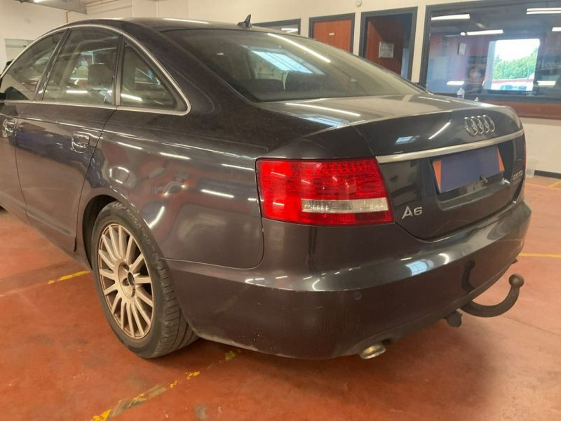 Audi A6 Podg fotele, biksenony, symboliczny przebieg, skóry, parktronik, hak C6 (2004-2011)