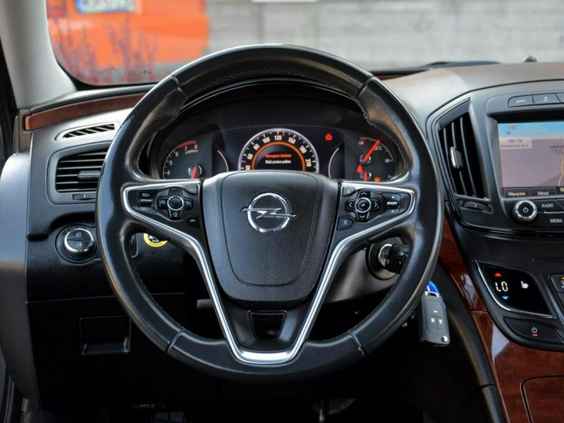 Opel Insignia 1.6T(170KM) Bi-xenon Navi Parktr. Kamera BLIS Virtual El.klapa Alu18 A (2008-2017)