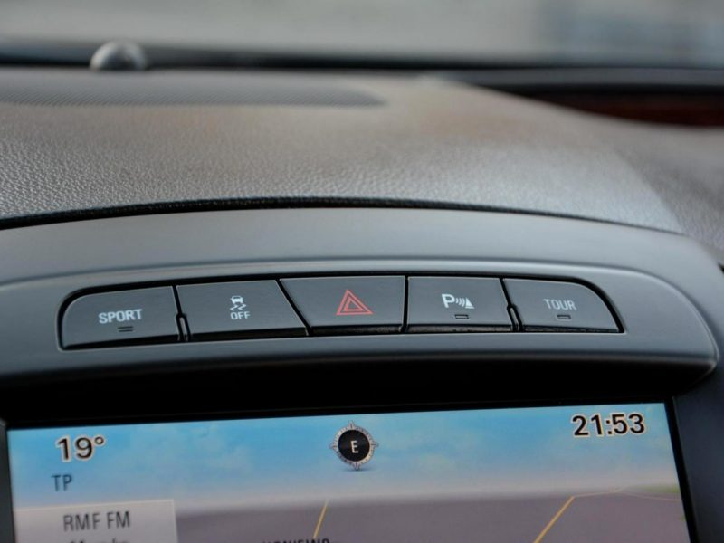 Opel Insignia 1.6T(170KM) Bi-xenon Navi Parktr. Kamera BLIS Virtual El.klapa Alu18 A (2008-2017)