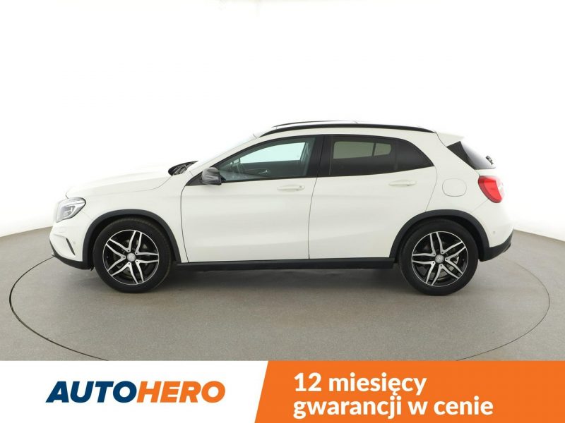Mercedes GLA 200 automat grzane fotele navi panorama półskóra kamera tempomat