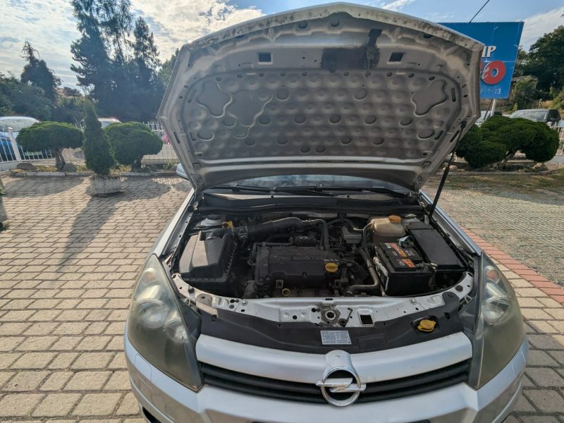 Opel Astra 1.4 benzyna moc90 KM/bezwypadkowy/zarejestrowany H (2004-2014)