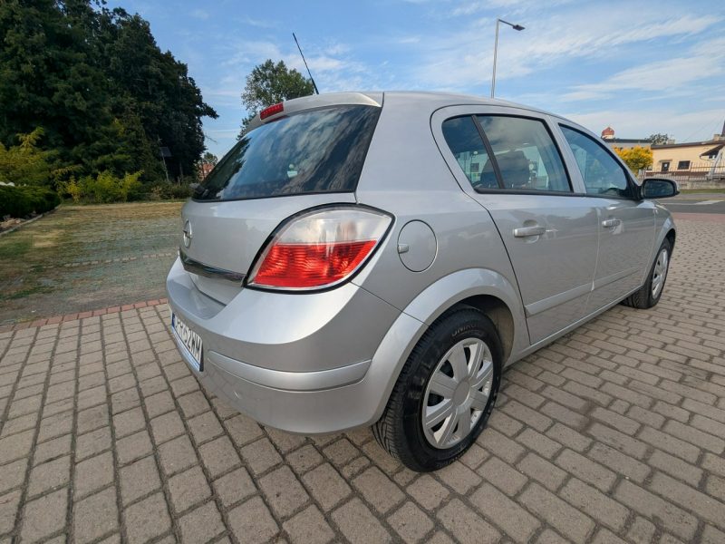 Opel Astra 1.4 benzyna moc90 KM/bezwypadkowy/zarejestrowany H (2004-2014)