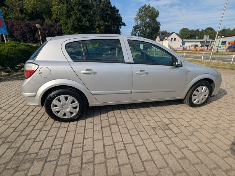 Opel Astra 1.4 benzyna moc90 KM/bezwypadkowy/zarejestrowany H (2004-2014)