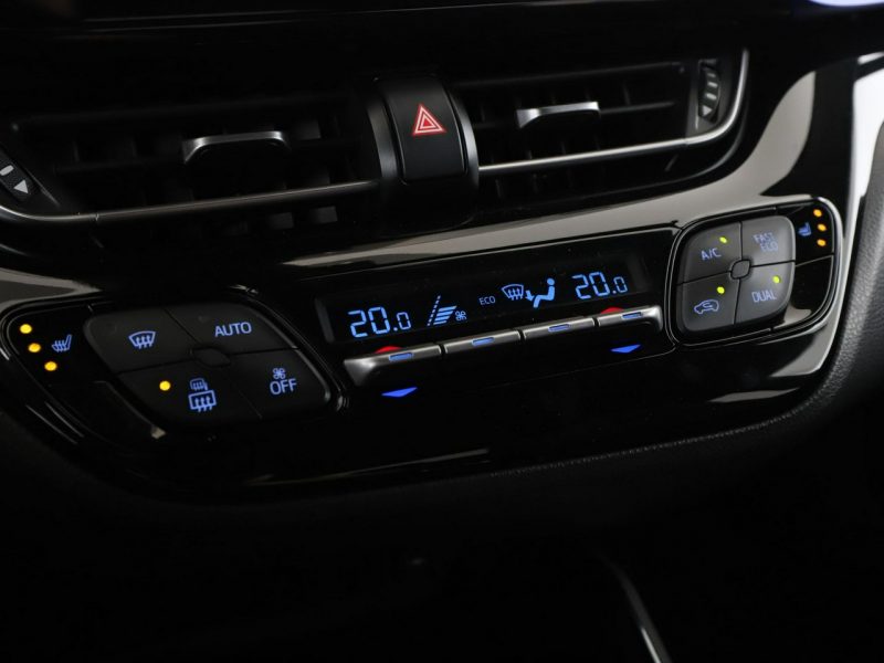 Toyota C-HR navi klima auto kamera cofania grzane fotele