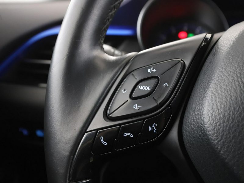 Toyota C-HR navi klima auto kamera cofania grzane fotele