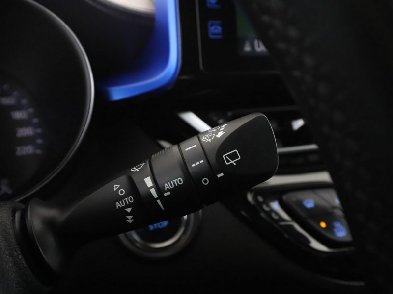 Toyota C-HR navi klima auto kamera cofania grzane fotele
