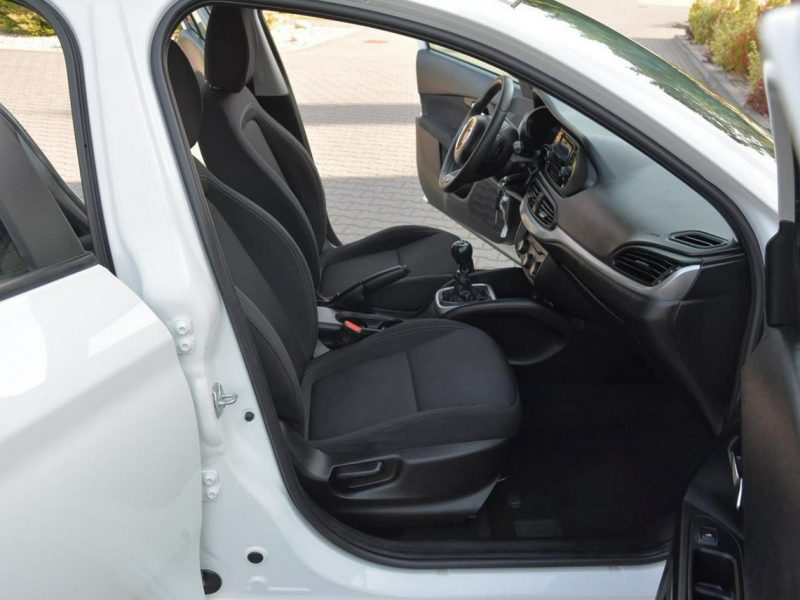 Fiat Tipo 1.4 16V(95km) 69 tys. km. Przebiegu Parktronic Jak nowy Alu Nowe Opony II (2016-)