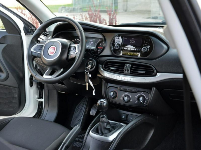 Fiat Tipo 1.4 16V(95km) 69 tys. km. Przebiegu Parktronic Jak nowy Alu Nowe Opony II (2016-)