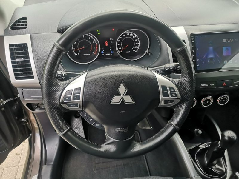 Mitsubishi Outlander 2.0 Benzyna 147KM Klimatronik Navi Kamera Tempomat Gwarancja II (2006-2013)