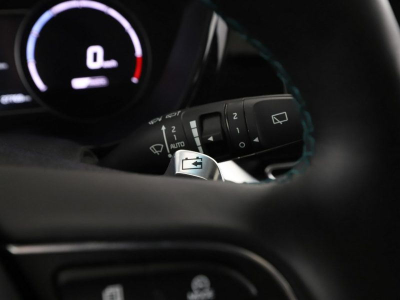 Kia Niro 64 kWh Premium Panorama Navi ACC Grzana Wentylowana Skóra Kamera JBL