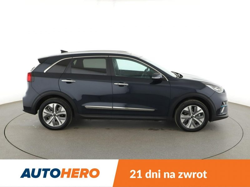 Kia Niro 64 kWh Premium Panorama Navi ACC Grzana Wentylowana Skóra Kamera JBL