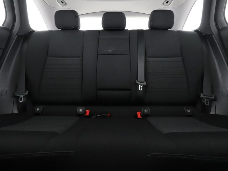 Mercedes GLC 200 200d 4Matic automat navi PDC hak tempomat LED High Performance I (2015-2022)
