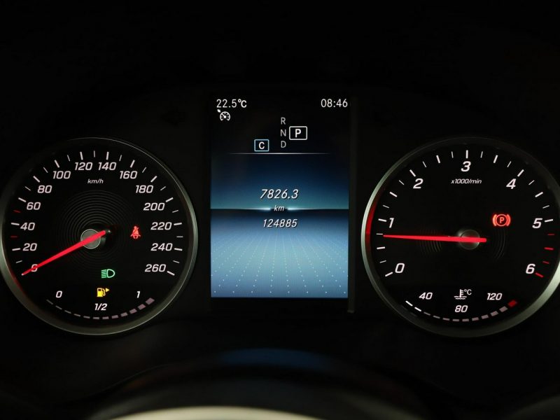 Mercedes GLC 200 200d 4Matic automat navi PDC hak tempomat LED High Performance I (2015-2022)