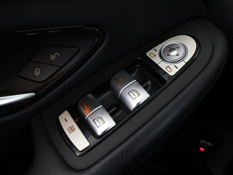 Mercedes GLC 200 200d 4Matic automat navi PDC hak tempomat LED High Performance I (2015-2022)