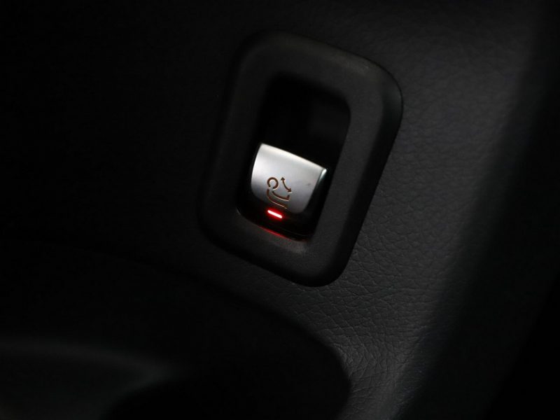 Mercedes GLC 200 200d 4Matic automat navi PDC hak tempomat LED High Performance I (2015-2022)