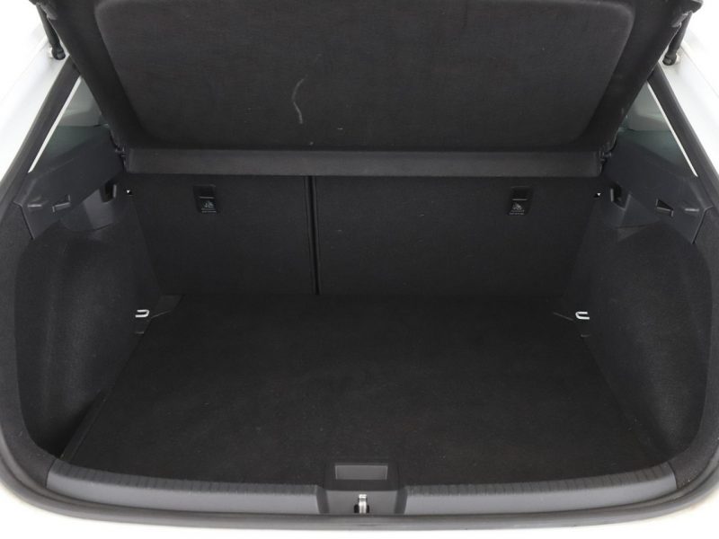 Volkswagen Taigo Life virtual cockpit navi PDC climatronic ACC LED