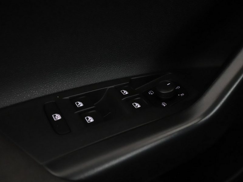 Volkswagen Taigo Life virtual cockpit navi PDC climatronic ACC LED