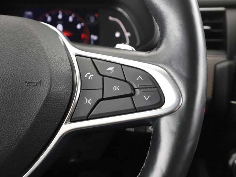 Renault Arkana Automat Navi Klimatyzacja Podgrzewane fotele Czujniki parkowania Bluet