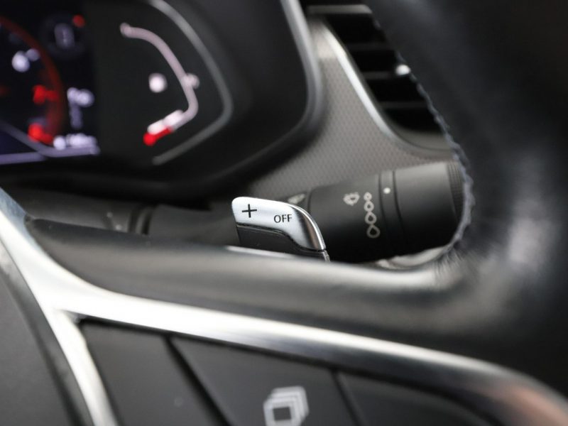 Renault Arkana Automat Navi Klimatyzacja Podgrzewane fotele Czujniki parkowania Bluet