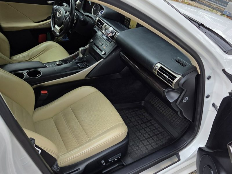 Lexus IS 2.5 Hybrid Hand Free PDC Jasna Skóra Kamera Ast. park Navi Serwis III (2013-)