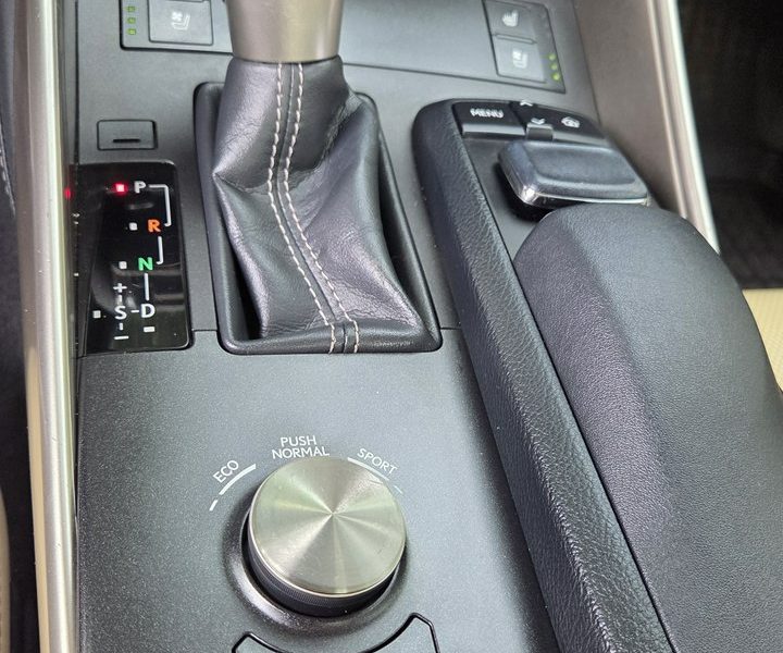 Lexus IS 2.5 Hybrid Hand Free PDC Jasna Skóra Kamera Ast. park Navi Serwis III (2013-)