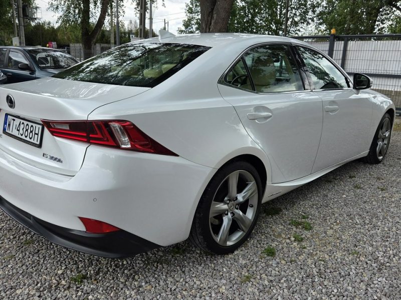 Lexus IS 2.5 Hybrid Hand Free PDC Jasna Skóra Kamera Ast. park Navi Serwis III (2013-)