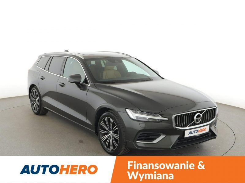 Volvo V60 FV23% PHEV skóra full LED navi klima auto panorama kamery II (2018-)