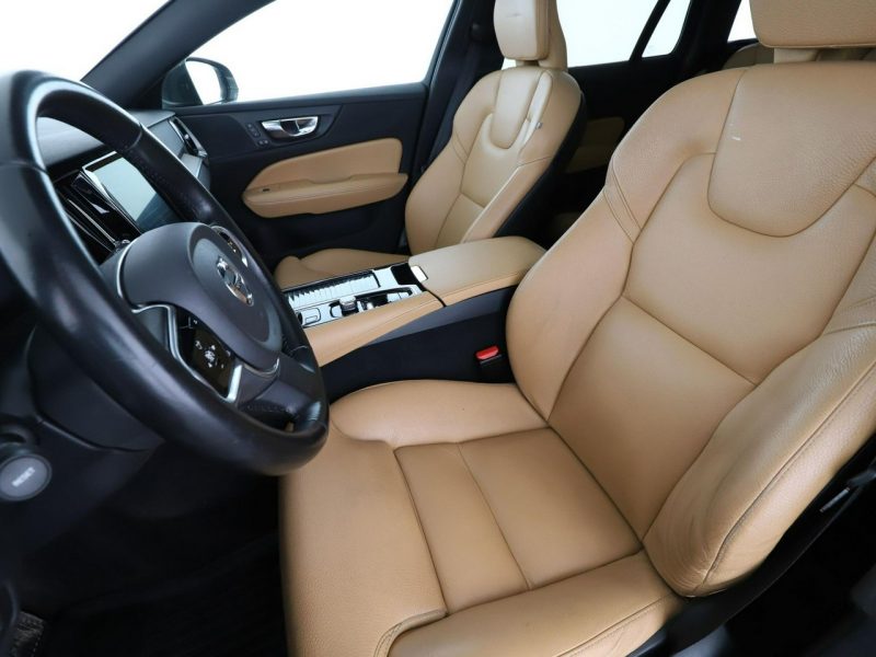Volvo V60 FV23% PHEV skóra full LED navi klima auto panorama kamery II (2018-)