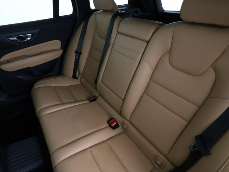 Volvo V60 FV23% PHEV skóra full LED navi klima auto panorama kamery II (2018-)