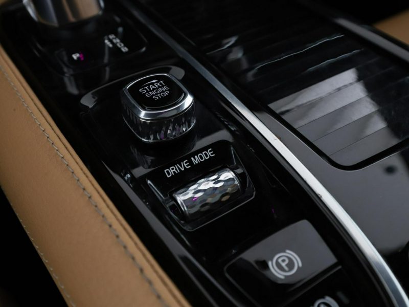 Volvo V60 FV23% PHEV skóra full LED navi klima auto panorama kamery II (2018-)