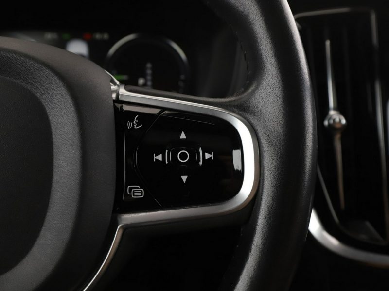 Volvo V60 FV23% PHEV skóra full LED navi klima auto panorama kamery II (2018-)