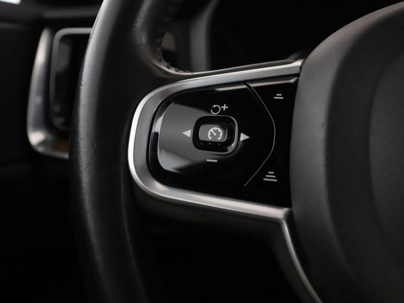 Volvo V60 FV23% PHEV skóra full LED navi klima auto panorama kamery II (2018-)