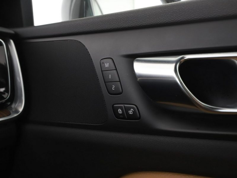 Volvo V60 FV23% PHEV skóra full LED navi klima auto panorama kamery II (2018-)