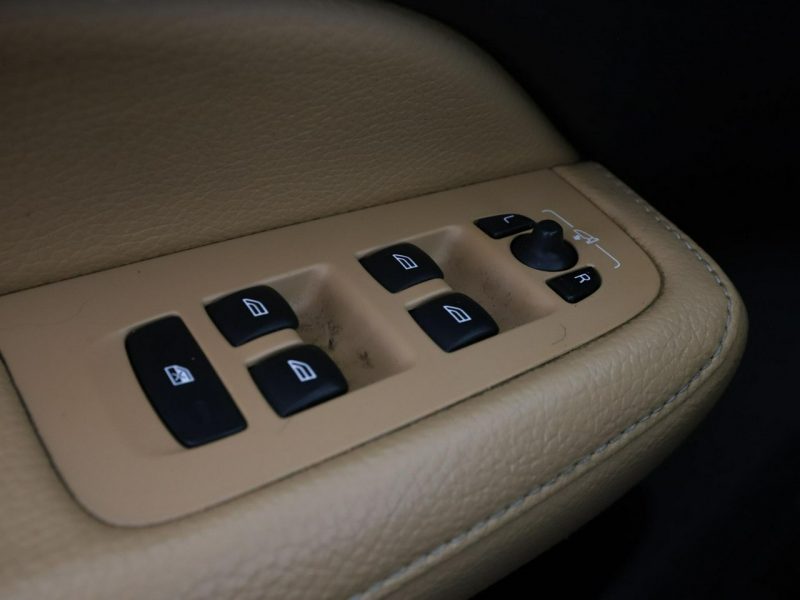 Volvo V60 FV23% PHEV skóra full LED navi klima auto panorama kamery II (2018-)