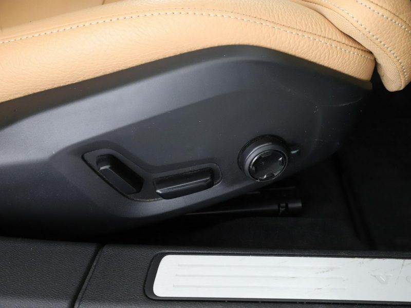 Volvo V60 FV23% PHEV skóra full LED navi klima auto panorama kamery II (2018-)