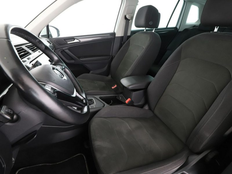 Volkswagen Tiguan Carat Exclusive automat alcantara virtual panorama navi kamera II (2016-2024)