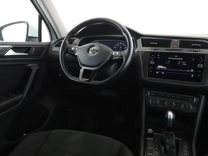 Volkswagen Tiguan Carat Exclusive automat alcantara virtual panorama navi kamera II (2016-2024)