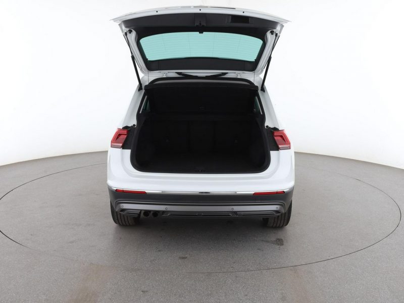 Volkswagen Tiguan Carat Exclusive automat alcantara virtual panorama navi kamera II (2016-2024)