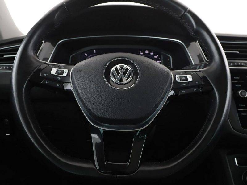 Volkswagen Tiguan Carat Exclusive automat alcantara virtual panorama navi kamera II (2016-2024)