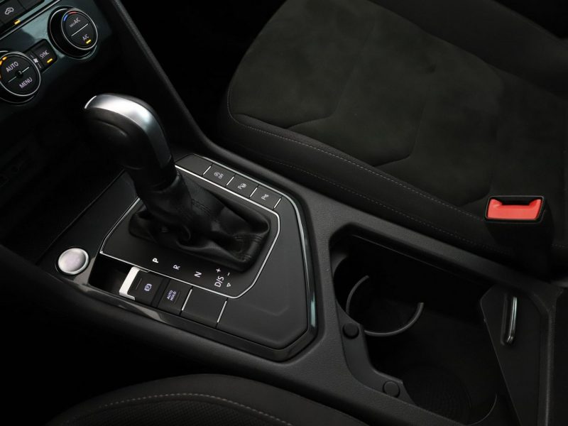 Volkswagen Tiguan Carat Exclusive automat alcantara virtual panorama navi kamera II (2016-2024)