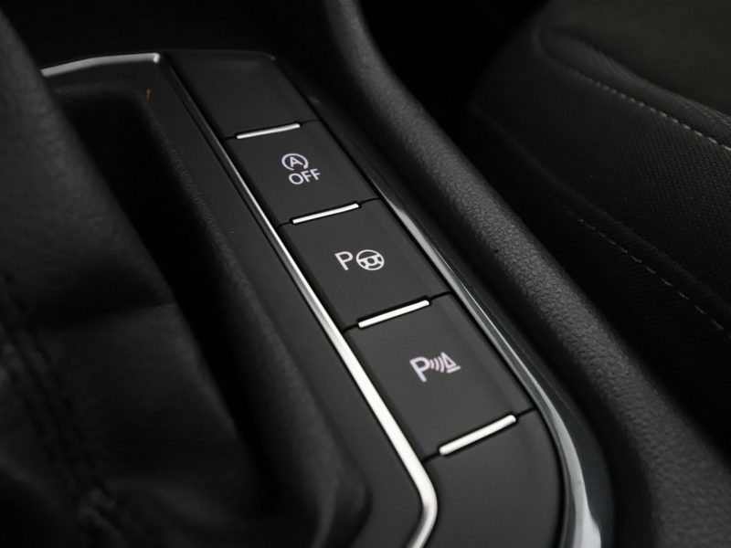 Volkswagen Tiguan Carat Exclusive automat alcantara virtual panorama navi kamera II (2016-2024)