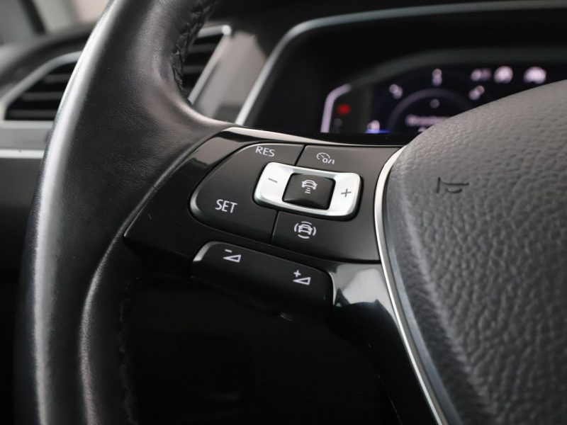 Volkswagen Tiguan Carat Exclusive automat alcantara virtual panorama navi kamera II (2016-2024)