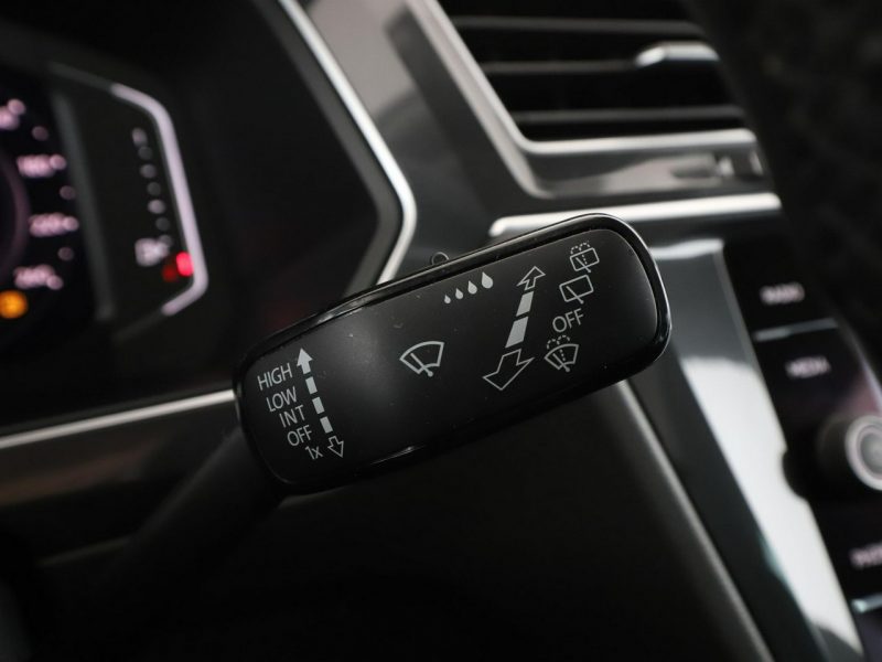 Volkswagen Tiguan Carat Exclusive automat alcantara virtual panorama navi kamera II (2016-2024)